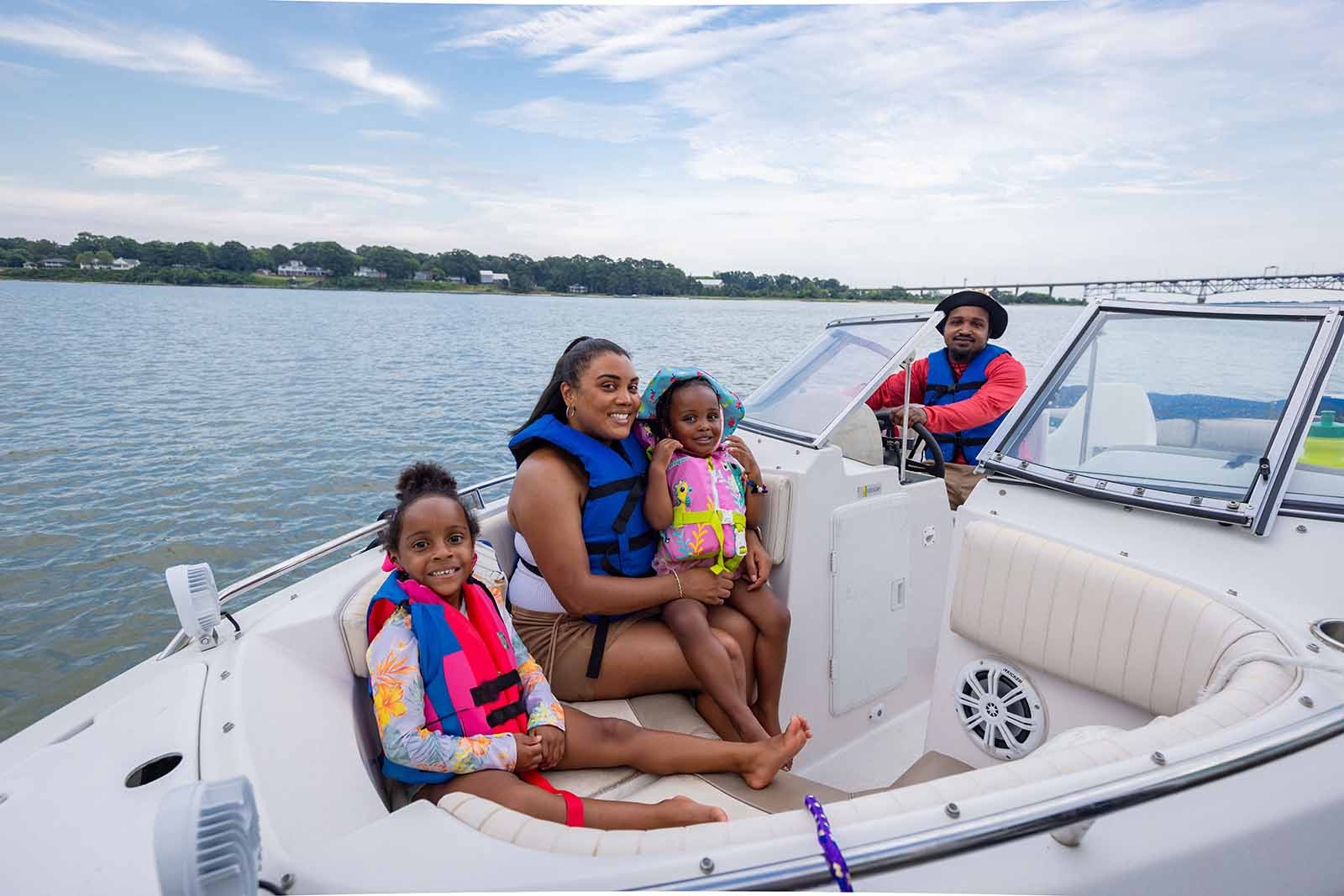 የጀልባ ደህንነትን በተመለከተ ትምህርት መስጠት